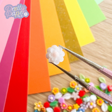 Load image into Gallery viewer, Mini resin flower - white
